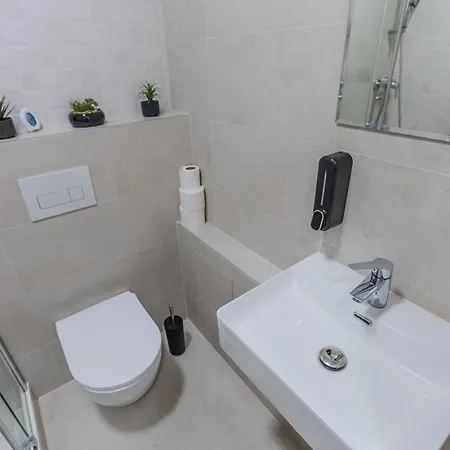 Apartament Andrea - *